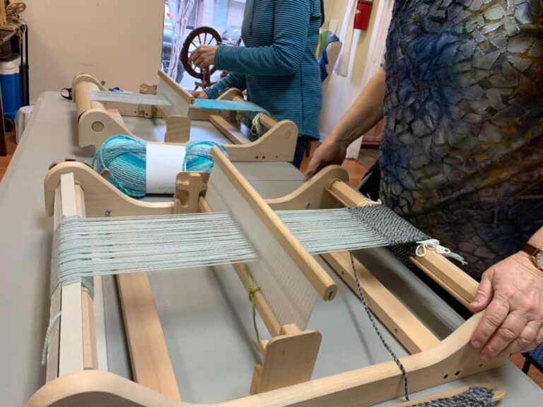 Rigid heddle weaving